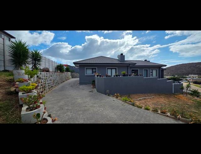 4 BEDROOM HOUSE FOR SALE IN ISLAND VIEW